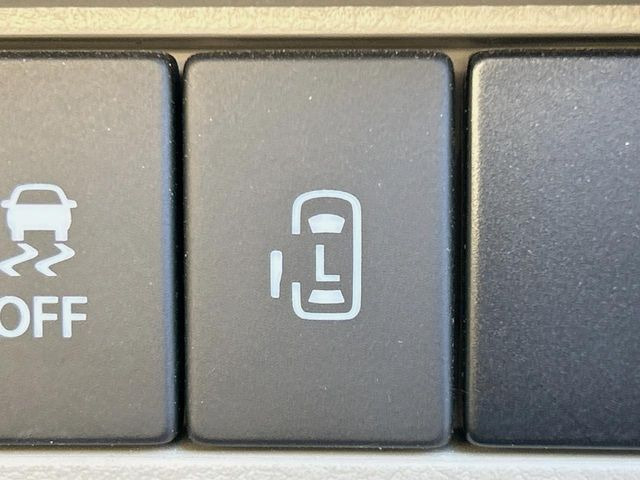 �y�p���[�X���C�h�h�A�z�X�}�[�g�L�[��^�]�Ȃ̃X�C�b�`�ŃX���C�h�h�A�̊J���\���d��������͂����ăh�A���J����K�v�������A���������q�l�ł��A�d���ו��������Ă��鎞�����N�ɊJ���߂ł��܂���