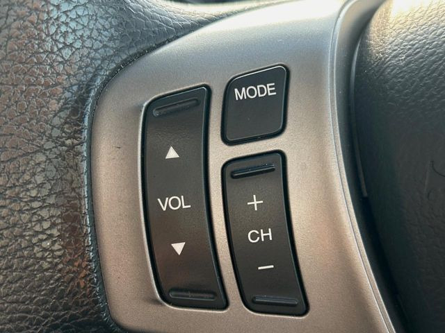 �y�X�e�A�����O�X�C�b�`�z�^�]���A�O������ڐ������炷���ƂȂ��A�I�[�f�B�I���̑��삪�\�ȕ֗��@�\!���S&���K�ȃh���C�u�����o���Ă���܂���