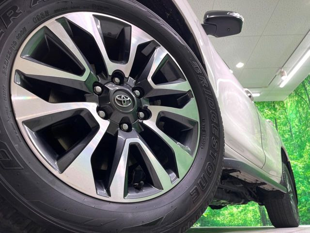 �y���������C���`�A���~�z�C�[���z�O�ςɃ}�b�`���������A���~�z�C�[���𑕒����Ă���܂��B�e��ЊO�A���~�z�C�[����A�X�^�b�h���X�^�C�����戵�����Ă���܂��B���񂲑��k����������