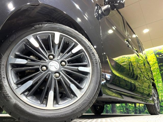 �y�����A���~�z�C�[���z�O�ςɃ}�b�`���������A���~�z�C�[���𑕒����Ă���܂��B�e��ЊO�A���~�z�C�[����A�X�^�b�h���X�^�C�����戵�����Ă���܂��B���񂲑��k����������