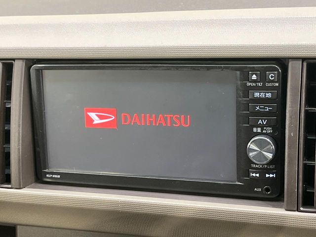 �y�����i�r�z�l�C�̏����i�r�𑕔����Ă���܂��B�i�r�̎g���₷���͂������A�I�[�f�B�I�@�\���[��!�L�����v�◷�s�͂������A�ʋ΂┃�����ȂǕ��i�̃h���C�u���y�����Ȃ�͂���