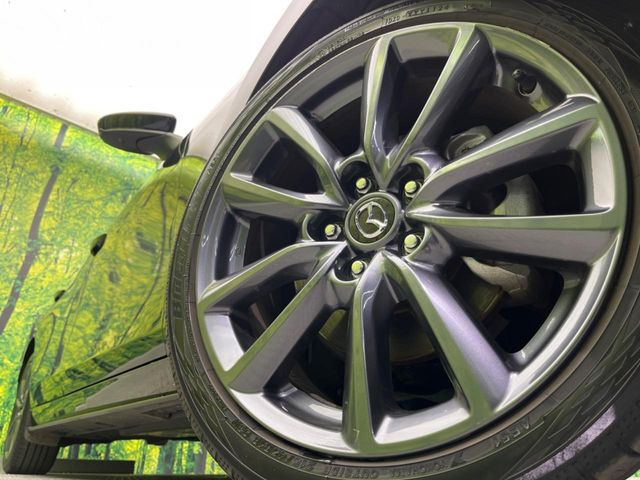 �y����18�C���`�A���~�z�C�[���z�O�ςɃ}�b�`���������A���~�z�C�[���𑕒����Ă���܂��B�e��ЊO�A���~�z�C�[����A�X�^�b�h���X�^�C�����戵�����Ă���܂��B���񂲑��k����������