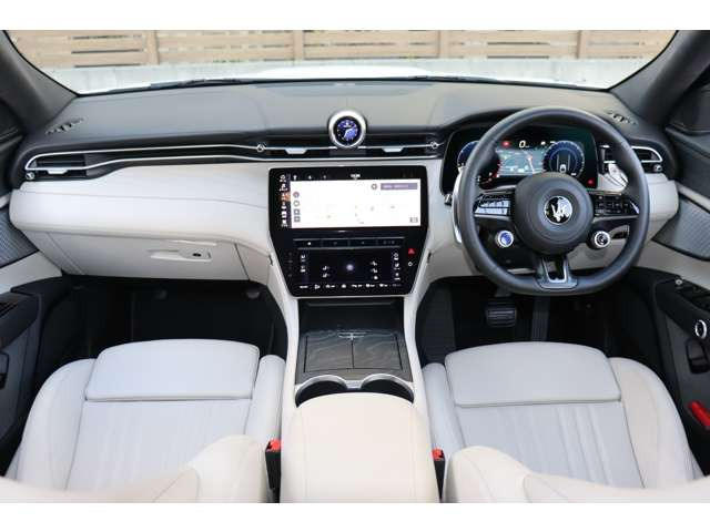 グレカーレモデナ 4WD