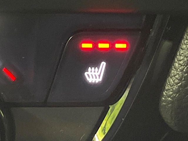 【シートヒーター】寒い日に重宝するシートヒーター!エアコンより早く温まってくれるので寒がりの人も安心ですね♪エアコンの温風は乾燥するから苦手、という方にもをおすすめです。