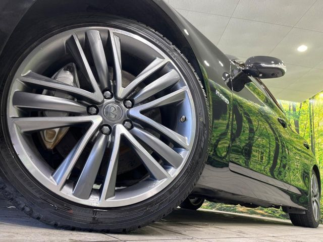 �y����19�C���`�A���~�z�C�[���z�O�ςɃ}�b�`���������A���~�z�C�[���𑕒����Ă���܂��B�e��ЊO�A���~�z�C�[����A�X�^�b�h���X�^�C�����戵�����Ă���܂��B���񂲑��k����������