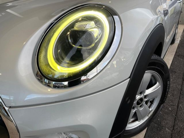 ��LED�w�b�h���C�g:��ԑ��s�����ǍD�Ȏ��E���m�ۂ����S���ĉ^�]�ł��鍂�P�xLED�w�b�h���C�g�𑕔�!�_�����x�������A����d�͂��}�����Ă��܂��B