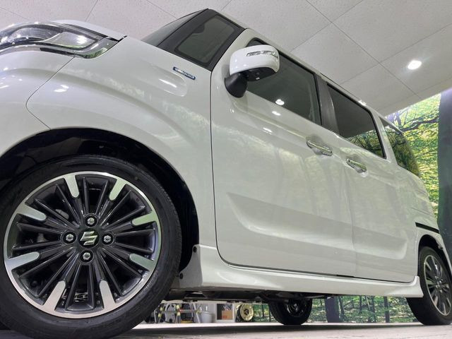 �y����15�C���`�A���~�z�C�[���z�O�ςɃ}�b�`���������A���~�z�C�[���𑕒����Ă���܂��B�e��ЊO�A���~�z�C�[����A�X�^�b�h���X�^�C�����戵�����Ă���܂��B���񂲑��k����������