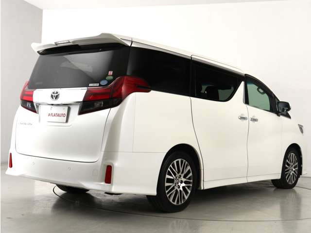 当店では、厳選された車両のみ展示しております。アルファード・ヴェルファイアに特化した専門店ならではの豊富な在庫の中から、お気に入りの一台をお探しください!