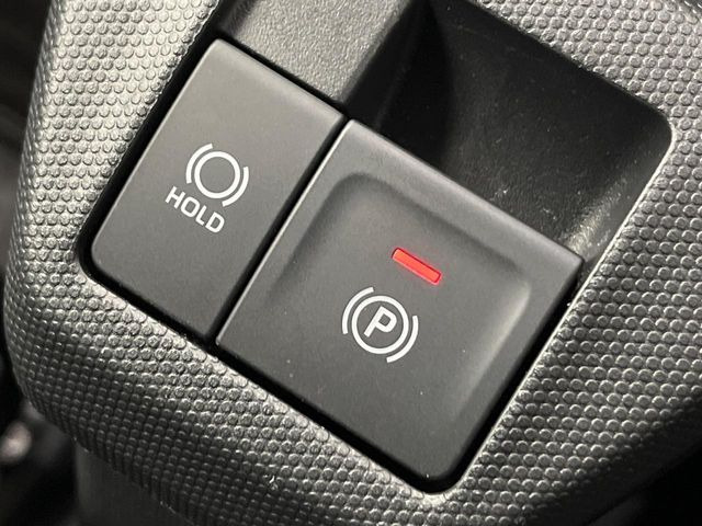 �y�I�[�g�u���[�L�z�[���h�z�M���҂���a�؂Œ�Ԏ��Ƀu���[�L���瑫�𗣂��Ă��A��~��Ԃ�ێ����Ă���܂��B�O�i����Ƃ��̓A�N�Z���𓥂߂Ύ����ŉ��������̂ň��S��X���^�]���y�ɂȂ�܂���