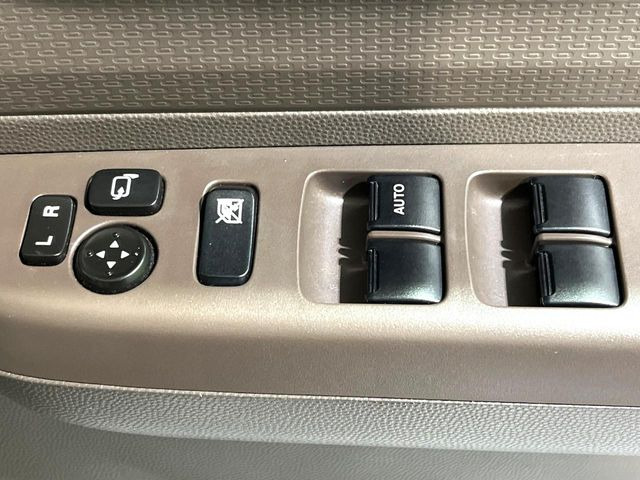 �y�d���i�[�~���[�z�T�C�h�~���[�͓d���i�[���ƂȂ��Ă���A�������ԏ�ł��L�Y�������X�N��}�����܂��B