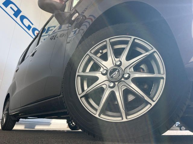 �y14�C���`�A���~�z�C�[���z�O�ςɃ}�b�`�����A���~�z�C�[���𑕒����Ă���܂��B�e��A���~�z�C�[����A�X�^�b�h���X�^�C�����戵�����Ă���܂��B���񂲑��k����������