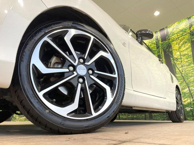 �y�����I�v�V����16�C���`�A���~�z�C�[���z�����I�v�V�����z�C�[���𑕒��B���s���\�̌���ɉ����A�O�ς����X�^�C���b�V���ɂȂ��Ă��܂��B