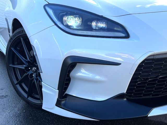 �yLED�w�b�h���C�g�z���V����ԑ��s�����ǍD�Ȏ��E���m�ۂ����S���ĉ^�]�ł��鍂�P�xLED�w�b�h���C�g�𑕔�!�_�����x�������A����d�͂��}�����Ă��܂��B