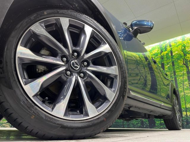 �y����18�C���`�A���~�z�C�[���z�O�ςɃ}�b�`���������A���~�z�C�[���𑕒����Ă���܂��B�e��ЊO�A���~�z�C�[����A�X�^�b�h���X�^�C�����戵�����Ă���܂��B���񂲑��k����������