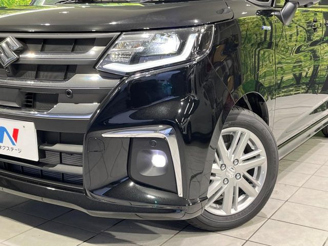 【LEDヘッドライト】悪天候や夜間走行時も良好な視界を確保し安心して運転できる高輝度LEDヘッドライトを装備!点灯速度が早く、消費電力も抑えられています。