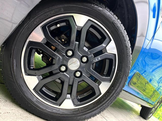 �y����15�C���`�A���~�z�C�[���z�O�ςɃ}�b�`���������A���~�z�C�[���𑕒����Ă���܂��B�e��ЊO�A���~�z�C�[����A�X�^�b�h���X�^�C�����戵�����Ă���܂��B���񂲑��k����������