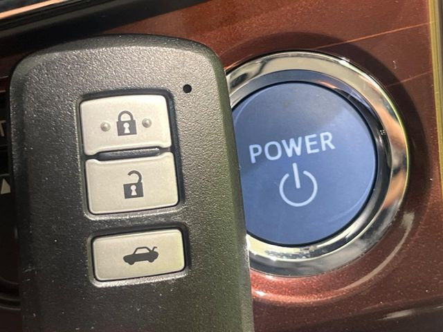 �y�X�}�[�g�L�[�z�J�o����|�P�b�g�ɓ��ꂽ�܂܂ł��h�A�̎{���E�������\�ȃX�}�[�g�L�[�𑕔��B�G���W���̃I���E�I�t�����J�M�����o���K�v����������Ƃ��Ă��֗��ł���