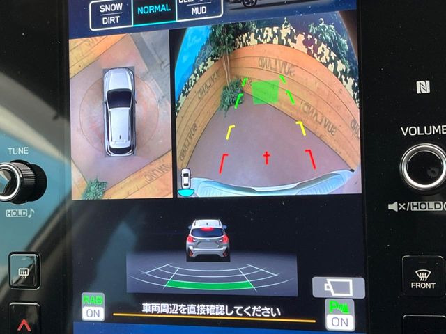 �y�}���`�e���C�����j�^�[�z�Ԃ̃t�����g��T�C�h�̃J�����摜�𓯎��Ƀ��j�^�[�\�����邱�ƂŁA���H�⋷�����𑖍s���ł����͂̏󋵊m�F���ł����S!�{�iSUV�ɂ��ꂵ�������ł���