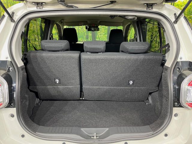 ���i�̂���������ʋ΁A���}���ɏ\���ȉ׎��X�y�[�X���m�ۂ��Ă���܂��B�Z�J���h�V�[�g��|���ƁA�傫�ȉו��̐ύڂ��\�ł���