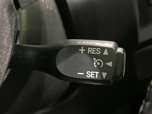 �y�N���[�Y�R���g���[���z�������H�����N���N���s�B�A�N�Z���𗣂��Ă���葬�x�ő��s���ł��A�������^�]���̕��S���y��!�����E�������ȒP�ȃX�C�b�`����Œ����ł��܂��B