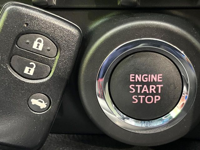 �y�A�N�Z�X�L�[&�v�b�V���X�^�[�g�z�J�o����|�P�b�g�ɓ��ꂽ�܂܂ł��h�A�̎{���E�������\�ȃX�}�[�g�L�[�𑕔��B�G���W���̃I���E�I�t�����J�M�����o���K�v�������A�{�^�����v�b�V�����邾����OK��