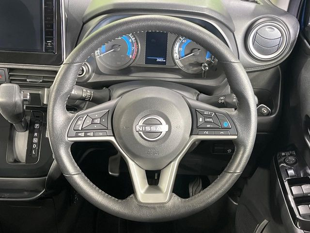 �y�����v�����X�e�A�����O�z�㎿�Ȋv���g�p���邱�ƂŁA��ɂ����������݂ƂĂ��^�]���₷���n���h���ł���