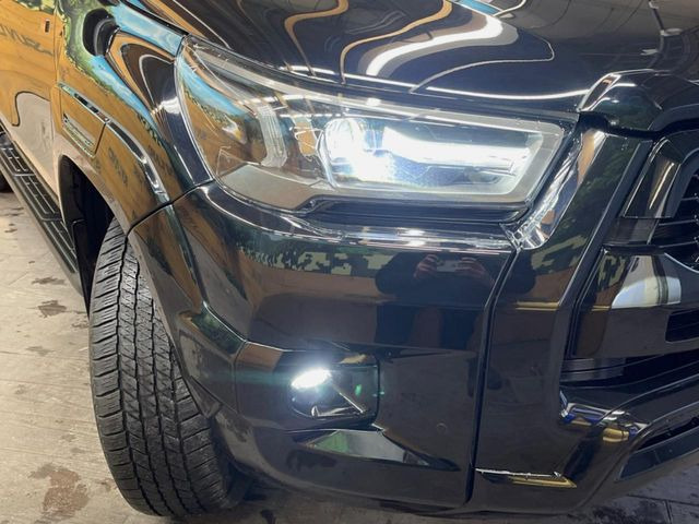 �yLED�w�b�h���C�g�z���V����ԑ��s�����ǍD�Ȏ��E���m�ۂ����S���ĉ^�]�ł��鍂�P�xLED�w�b�h���C�g�𑕔�!�_�����x�������A����d�͂��}�����Ă��܂��B