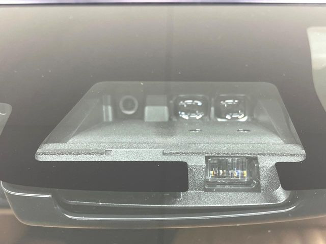 �y�g���^�Z�[�t�e�B�Z���X�z���s���ɑO���̎ԗ�����F�����A�Փ˂������Ȏ��͌x��ƃu���[�L�ŏՓˉ���Ɣ�Q�y�����A�V�X�g�B�����S�Ƀh���C�u�����y���݂��������܂��B