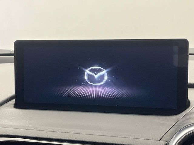 �y�}�c�_�R�l�N�g�z�ԓ��̕��͋C�Ƀ}�b�`������̌^�^�C�v�̃f�B�X�v���C�B�e����q�ݒ��Bluetooth�Đ����A�l�X�ȋ@�\���y���߂܂��B��pSD�J�[�h�̂��w���ŁA�i�r�@�\���g�p�o���܂��B