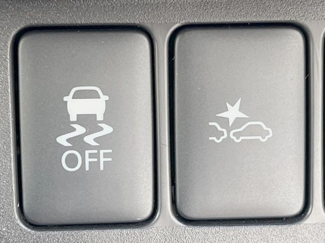 �y�G�}�[�W�F���V�[�u���[�L�z���s���ɑO���̎ԗ�����F�����A�Փ˂������Ȏ��͌x��ƃu���[�L�ŏՓˉ���Ɣ�Q�y�����A�V�X�g�B�����S�Ƀh���C�u�����y���݂��������܂��B