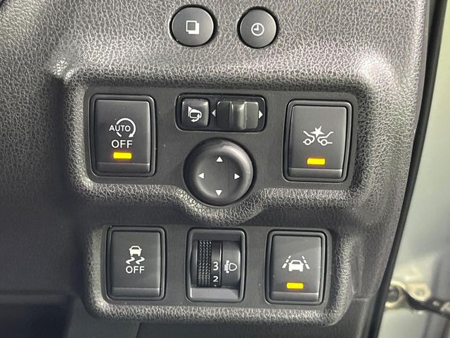 �y�d���i�[�~���[�z�T�C�h�~���[�͓d���i�[���ƂȂ��Ă���A�������ԏ�ł��L�Y�������X�N��}�����܂��B