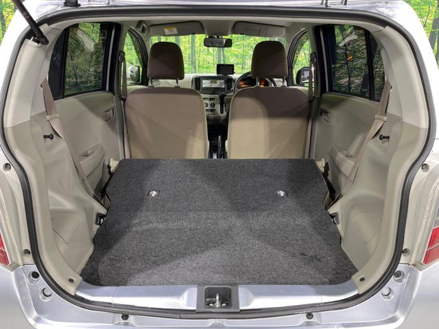 ���i�̂���������ʋ΁A���}���ɏ\���ȉ׎��X�y�[�X���m�ۂ��Ă���܂��B�Z�J���h�V�[�g��|���ƁA�傫�ȉו��̐ύڂ��\�ł���