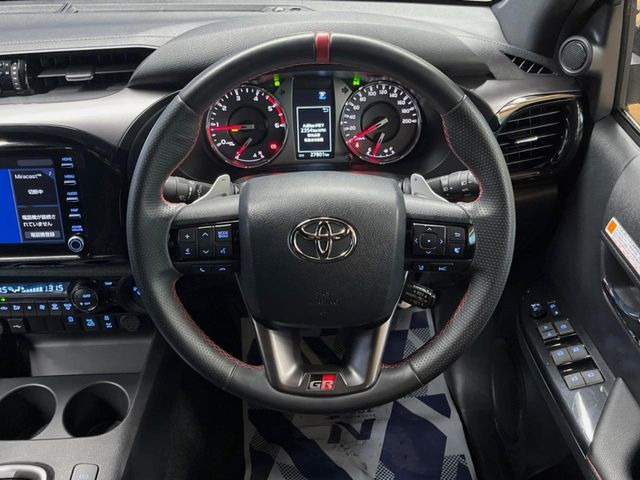 �y�����v�����X�e�A�����O�z�㎿�Ȋv���g�p���邱�ƂŁA��ɂ����������݂ƂĂ��^�]���₷���n���h���ł���