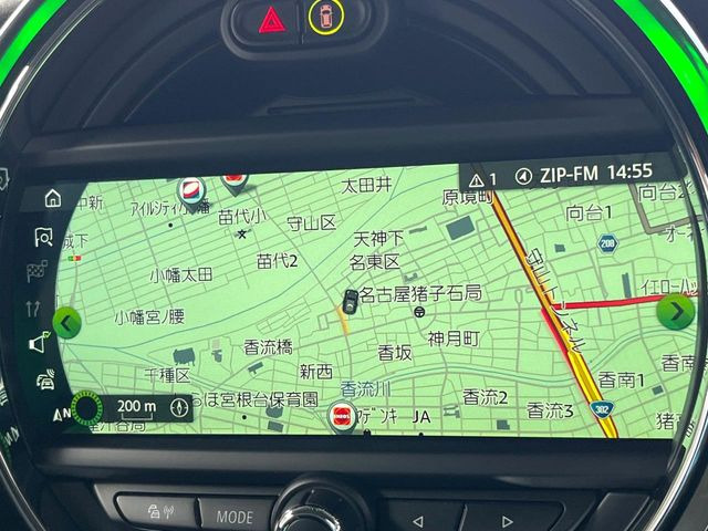 �������i�r:��̊��̂���i�r�́A����������ԓ������o���Ă���܂��BBluetooth�Đ��ȂǃI�[�f�B�I�@�\���[�����Ă���܂��̂ŁA�^�]�����y���߂܂���