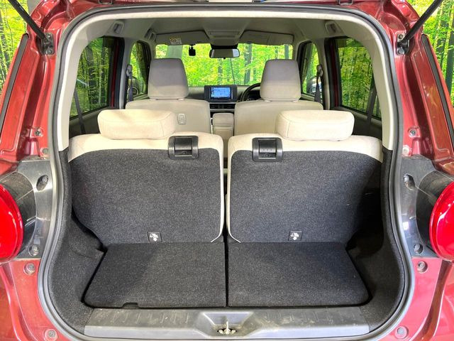 ���i�̂���������ʋ΁A���}���ɏ\���ȉ׎��X�y�[�X���m�ۂ��Ă���܂��B�Z�J���h�V�[�g��|���ƁA�傫�ȉו��̐ύڂ��\�ł���