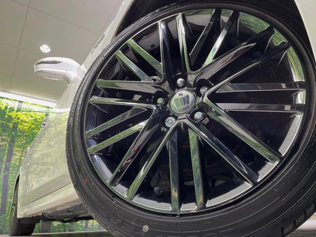 �y����18�C���`�A���~�z�C�[���z�O�ςɃ}�b�`���������A���~�z�C�[���𑕒����Ă���܂��B�e��ЊO�A���~�z�C�[����A�X�^�b�h���X�^�C�����戵�����Ă���܂��B���񂲑��k����������