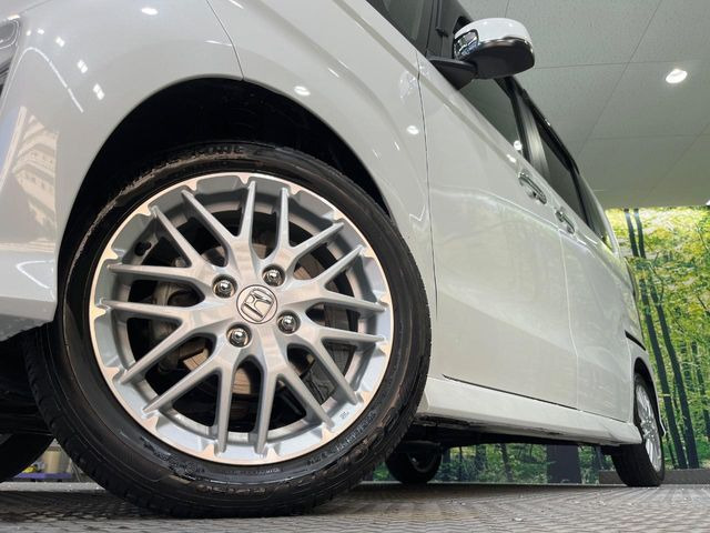 �y�����A���~�z�C�[���z�O�ςɃ}�b�`���������A���~�z�C�[���𑕒����Ă���܂��B�e��ЊO�A���~�z�C�[����A�X�^�b�h���X�^�C�����戵�����Ă���܂��B���񂲑��k����������