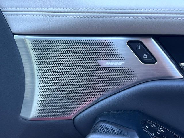 �yBOSE�T�E���h�V�X�e���z���[�J�[�I�v�V�����̍��i�ʃT�E���h�V�X�e���𓋍ځB��p�̃`���[�j���O���{���ꂽ�召�l�X�ȃX�s�[�J�[����ǎ��ȃT�E���h���t�ł��A�Տꊴ���ӂ�鉹����Ԃ����o���܂��B