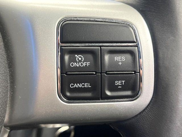 ���I�[�g�N���[�Y�R���g���[��:�������H�⎩���Ԑ�p���H���ɂāA�葬���q���\�ƂȂ�֗��ȋ@�\�ł��B�������ړ��̍ۂł����ɂ����֗��ɂ��g�����������܂���