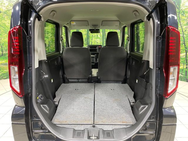 ���i�̂���������ʋ΁A���}���ɏ\���ȉ׎��X�y�[�X���m�ۂ��Ă���܂��B�Z�J���h�V�[�g��|���ƁA�傫�ȉו��̐ύڂ��\�ł���