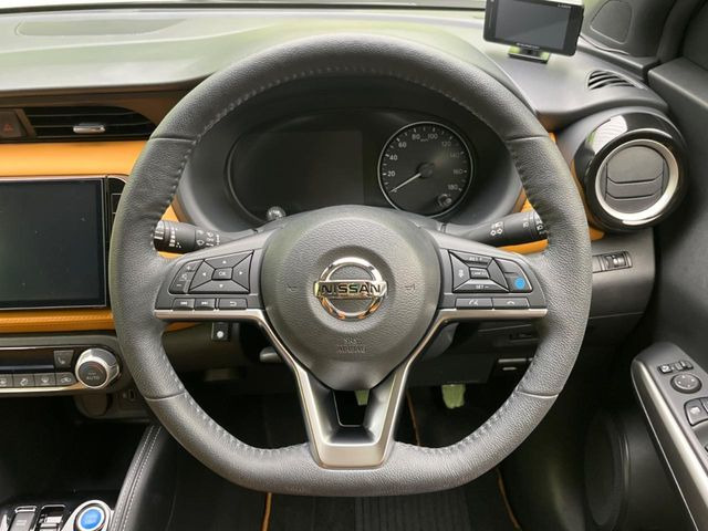 �y�����v�����X�e�A�����O�z�㎿�Ȋv���g�p���邱�ƂŁA��ɂ����������݂ƂĂ��^�]���₷���n���h���ł���