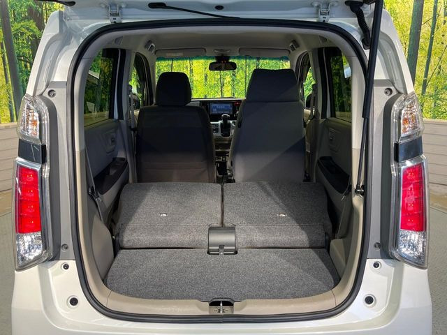 ���i�̂���������ʋ΁A���}���ɏ\���ȉ׎��X�y�[�X���m�ۂ��Ă���܂��B�Z�J���h�V�[�g��|���ƁA�傫�ȉו��̐ύڂ��\�ł���