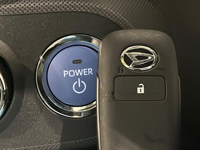 �y�L�[�t���[�V�X�e���z�J�o����|�P�b�g�ɓ��ꂽ�܂܂ł��h�A�̎{���E�������\�ȃX�}�[�g�L�[�𑕔��B�G���W���̃I���E�I�t�����J�M�����o���K�v����������Ƃ��Ă��֗��ł���