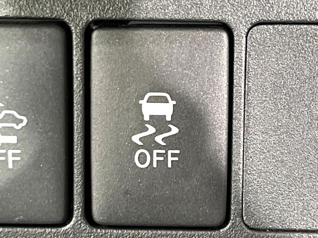 �y������h�~���u�z�ԗ��̉���������m����ƁA�����I�Ɏԗ��̐i�s������ۂ悤�Ɏԗ��𐧌䂵�܂��B�J�̓��ȂǊ���₷���H�ʏ󋵂ł����S�ȉ^�]���\�ł��B