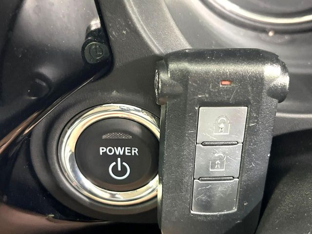 �y�I�y���[�V�����L�[�z�J�o����|�P�b�g�ɓ��ꂽ�܂܂ł��h�A�̎{���E�������\�ȃX�}�[�g�L�[�𑕔��B�G���W���̃I���E�I�t�����J�M�����o���K�v����������Ƃ��Ă��֗��ł���