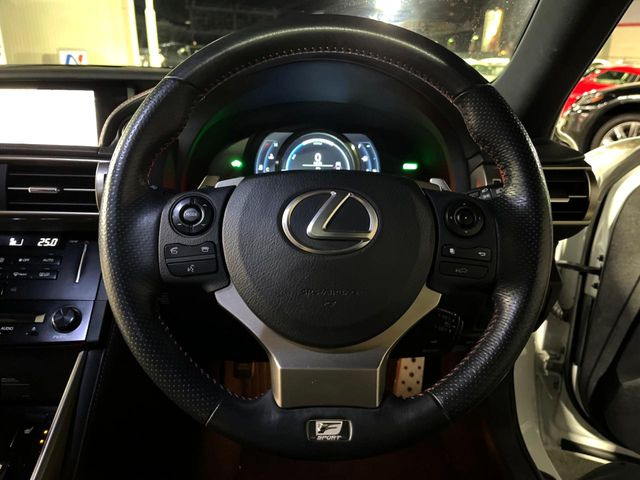 �y�����v�����X�e�A�����O�z�㎿�Ȋv���g�p���邱�ƂŁA��ɂ����������݂ƂĂ��^�]���₷���n���h���ł���