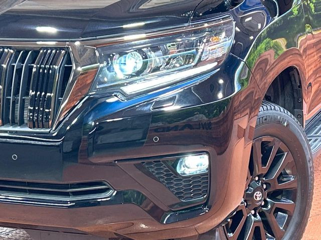 �yLED�w�b�h���C�g�z���V����ԑ��s�����ǍD�Ȏ��E���m�ۂ����S���ĉ^�]�ł��鍂�P�xLED�w�b�h���C�g�𑕔�!�_�����x�������A����d�͂��}�����Ă��܂��B