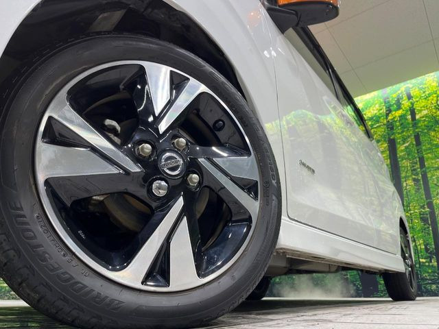 �y����15�C���`�A���~�z�C�[���z�O�ςɃ}�b�`���������A���~�z�C�[���𑕒����Ă���܂��B�e��ЊO�A���~�z�C�[����A�X�^�b�h���X�^�C�����戵�����Ă���܂��B���񂲑��k����������