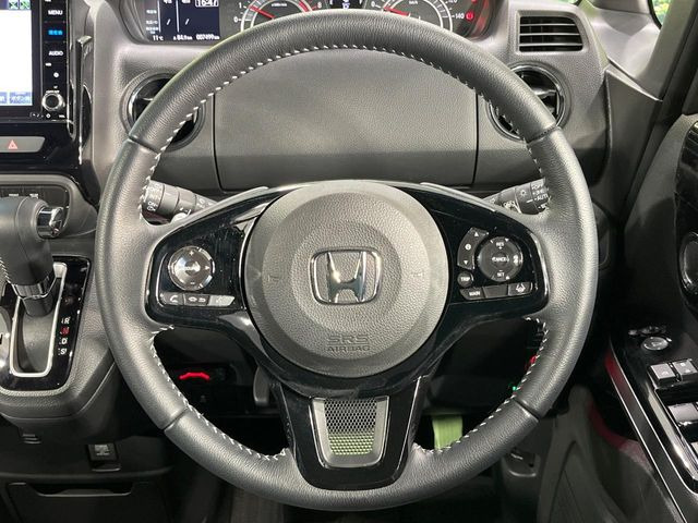 �y�X�e�A�����O�X�C�b�`�z�^�]���A�O������ڐ������炷���ƂȂ��A�I�[�f�B�I���̑��삪�\�ȕ֗��@�\!���S&���K�ȃh���C�u�����o���Ă���܂���