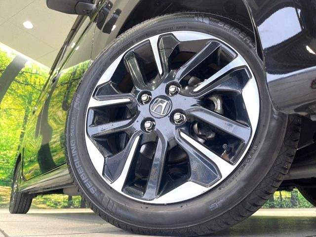 �y����15�C���`�A���~�z�C�[���z�O�ςɃ}�b�`���������A���~�z�C�[���𑕒����Ă���܂��B�e��ЊO�A���~�z�C�[����A�X�^�b�h���X�^�C�����戵�����Ă���܂��B���񂲑��k����������